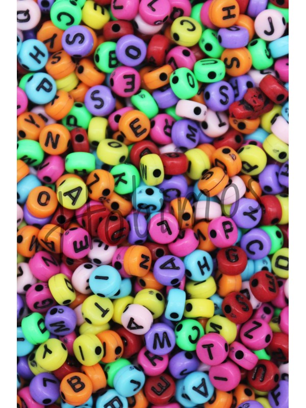 1000gr 4x7mm Renkli Zemin Üzeri Siyah Yazılı Yassı Harf Boncuk - Toptan Boncuk